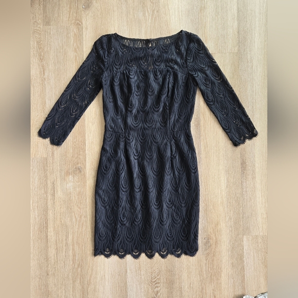 Lace dress - Picture 1 of 4